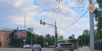 На ул. Октябрьской кроссовер непринужденно промчал на красный - Myslo.Ru