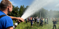 Сквозь брызги воды из пожарного рукава и профилактические беседы к безопасности - МЧС