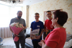 в день металлурга тульские активисты «молодой гвардии» и «волонтерской роты» поздравили с профессиональным праздником нину липатову картинки мгер