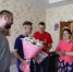 Волонтеры «Единой России» поздравили с профессиональным праздником представителей металлургической отрасли - Единая Россия