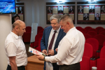 Ректор ТулГУ Олег Александрович Кравченко вручил почетный знак предприятия Ринату Махмутовичу Идрисову