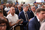 Ректор ТулГУ Олег Александрович Кравченко вручил почетный знак предприятия Ринату Махмутовичу Идрисову