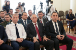 СОТРУДНИКИ СЛЕДСТВЕННЫХ ОРГАНОВ ПРИНИМАЮТ ПОЗДРАВЛЕНИЯ