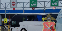 В результате аварии, которая произошла во вторник, 5 августа, в 7:10 на 228-м километре федеральной трассы М-4 «Дон», пострадал пассажирский автобус, следовавший по маршруту Луганск — Москва. - ГТРК