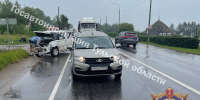 Nissan жестко протаранил LADA  в Киреевском районе Тульской области - Центр 71