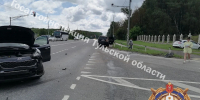 В Ленинском районе автоледи на машине Kia въехала в легковушку и забор - Комсомольская Правда
