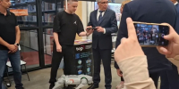 «Она более послушная, чем мои заместители»: Миляев управлял робособакой на выставке «Инновации в стройке» - ИА Тульская пресса.Ru