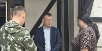 Уполномоченный по правам человека в Тульской области посетил пункт временного размещения в г. Донском. Пункт временного размещения граждан организован для людей, эвакуированных из Донецкой и Луганской Народных Республик. - ГТРК