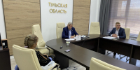 В рамках выполнения поручения губернатора Тульской области Дмитрия Миляева члены регионального правительства проводят встречи с жителями в индивидуальном формате. В среду, 13 августа, заместитель председателя правительства Тульской области Родион Дудник провёл личный приём граждан. - ГТРК