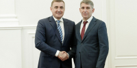 Дмитрий Миляев поздравил Алексея Дюмина с днем рождения - ТК Первый Тульский