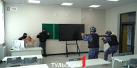 Росгвардия в Туле отработала сценарии захвата школы террористами - ТК Первый Тульский