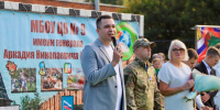 Павел Астафьев поздравил школьников Привокзального округа с Днем знаний - Единая Россия