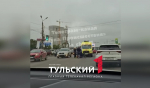 На Новомосковском шоссе в Туле самокатчик столкнулся с легковушкой