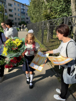 СЕРГЕЙ ГРЕБЕНЩИКОВ И ДМИТРИЙ АНДРОСОВ ПОДАРИЛИ ШКОЛЬНИКАМ РАСПИСАНИЯ УРОКОВ