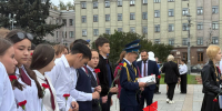 На Площади Победы туляки почтили память детей, погибших в Беслане - ТК Первый Тульский