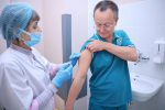 Медработники региональных учреждений прошли вакцинацию против гриппа