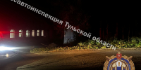 В Алексине водитель Nissan попал в больницу после того, как врезался в забор и автомобиль - ИА Тульская служба новостей