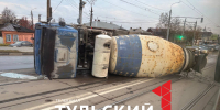 В Туле недалеко от "Рио" перевернулся большегруз - ТК Первый Тульский