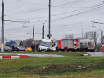 Следователи работают на месте ДТП на Пролетарском мосту