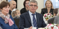 Дмитрий Миляев — матерям: «Вы — сердце семьи и основа нашего общества» - Министерство труда и соцзащиты