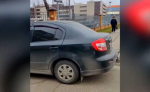 На ул. Сойфера невнимательный водитель перекрыл дорогу пешеходам