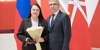ЕЛЕНА ГРЕБНЕВА УДОСТОЕНА ПАМЯТНОЙ МЕДАЛИ - Областная Дума