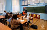 Инспекторы ГИМС МЧС России научили дeтей оказывать помощь провалившемуся под лед