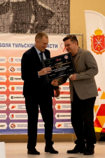 Шести школам Тульской области передали флорбольное оборудование
