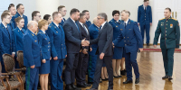 В Доме Дворянского собрания прошло торжественное собрание, посвящённое Дню работника прокуратуры. На мероприятии губернатор Тульской области Дмитрий Миляев вручил региональные награды отличившимся сотрудникам ведомства. - ГТРК