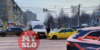 Скорая столкнулась с такси на «Педуниверситете» - Myslo.Ru