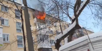 В пятиэтажке на улице Октябрьской в Туле загорелся балкон - ТК Первый Тульский