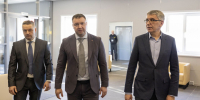 Дмитрий Миляев посетил новый бассейн в микрорайоне Петровский - Правительство области