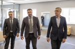 Дмитрий Миляев осмотрел новый модульный бассейн в поселке Петровский