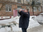 Кровли многоквартирных домов проверяют на наличие сосулек и наледи