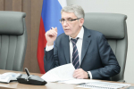 Дмитрий Миляев поручил главам администраций муниципалитетов взять на личный контроль расчистку дорог и тротуаров от снега