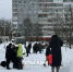 На снежном субботнике туляков угощают пряниками, блинами и чаем - ТК Первый Тульский