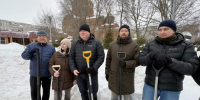 Илья Беспалов помог волонтерам чистить снег в Туле - Молодой коммунар
