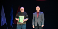 Александр Гамбург наградил щекинцев ко Дню защитника Отечества - ИА Тульская пресса.Ru