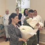 В областном перинатальном центре торжественно выписали дочь ветерана СВО