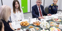 С жёнами и матерями тульских участников СВО встретился губернатор - Молодой коммунар