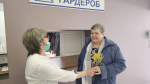 Мимозы, песни и стихи: в тульской больнице поздравили женщин с наступающим 8 Марта