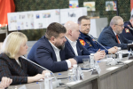 Дмитрий Миляев проводит заседание общественного совета проекта «Герой 71». Фото