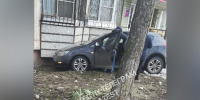 В тульском Заречье легковушка врезалась в дом - ИА Тульская служба новостей