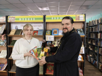 Неделя православной книги в посёлке Куркино: встреча у книжной выставки