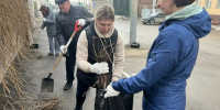 С лопатами и метлами: более семи тысяч туляков вышли на первый городской субботник - ИА Тульская пресса.Ru