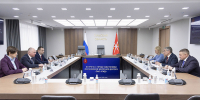 1 апреля губернатор Тульской области Дмитрий Миляев провел рабочую встречу с начальником Московской железной дороги Павлом Ивановым. Стороны обсудили вопросы безопасности на железнодорожных объектах, развитие пассажирской инфраструктуры, включая Московский вокзал в Туле и детскую железную дорогу в Новомосковске. - ГТРК