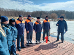 Как спасти провалившегося под лед питомца: инструкция от МЧС