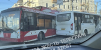 Улица Октябрьская в Туле встала в пробке из-за ДТП - ИА Тульская служба новостей