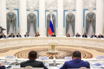 На Совете при Президенте РФ Дмитрий Миляев представил ряд инициатив по улучшению демографии