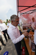 В Туле на Казанской набережной продают кофе со вкусом семейного счастья и губернаторские гренки